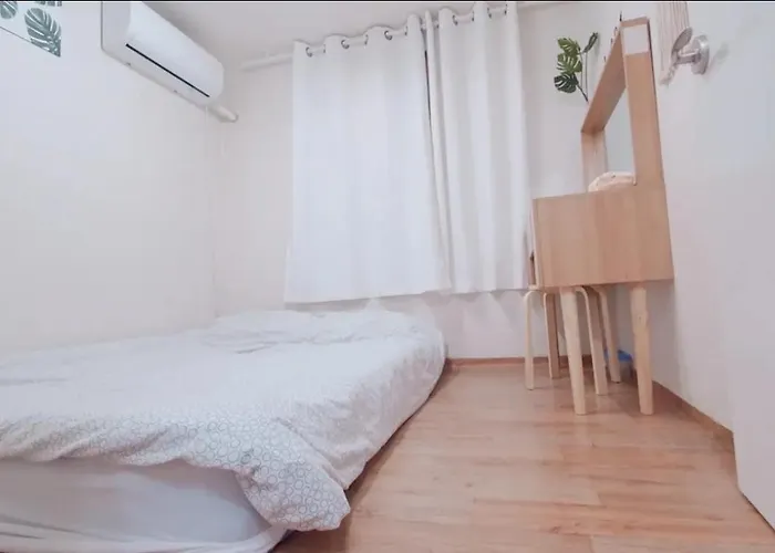 7, Near Hongdae, Quiet Area, 1st Floor アパート *